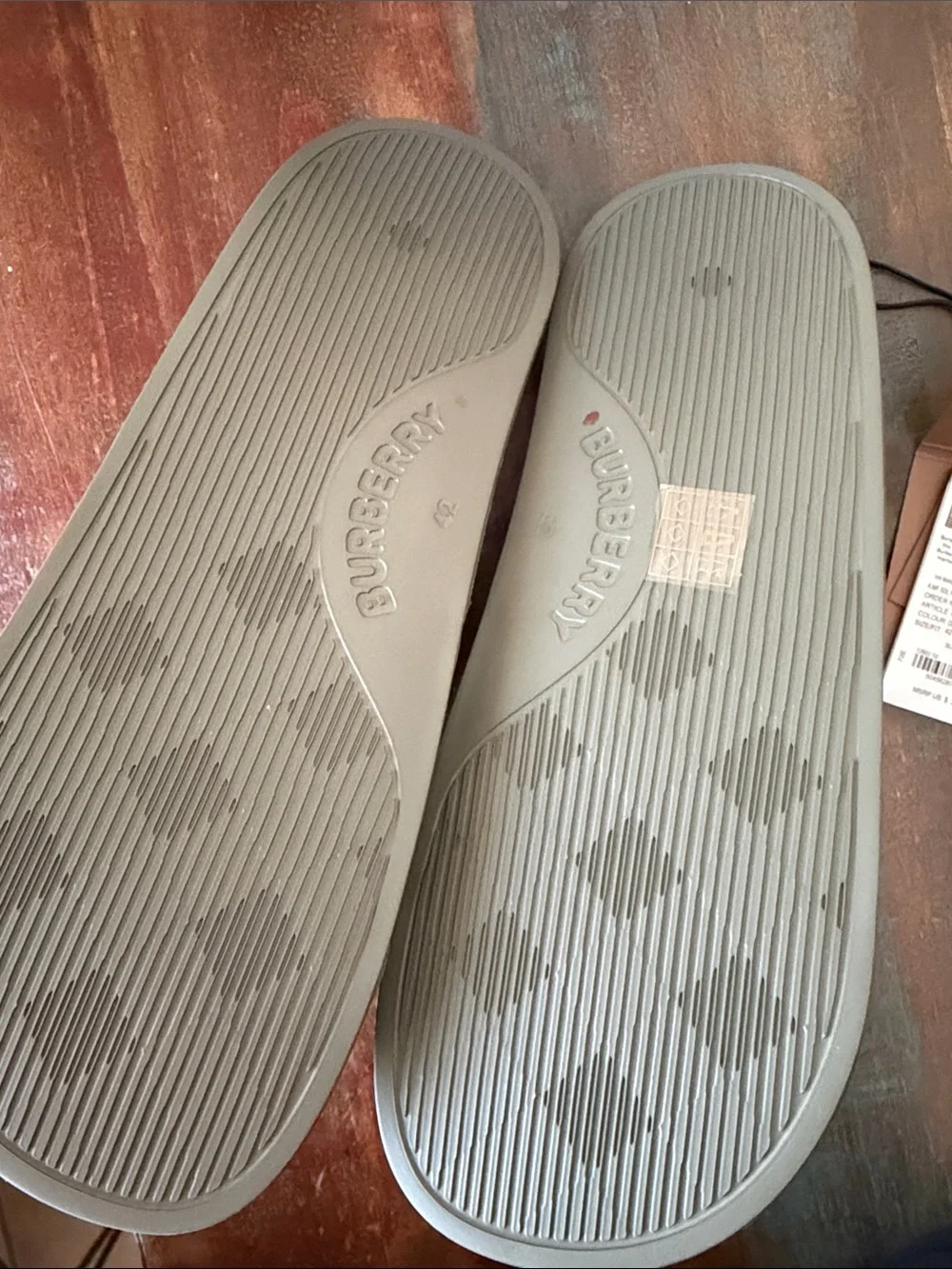 NWT Burberry Furley Olive Green Logo Slide Sandals size 42